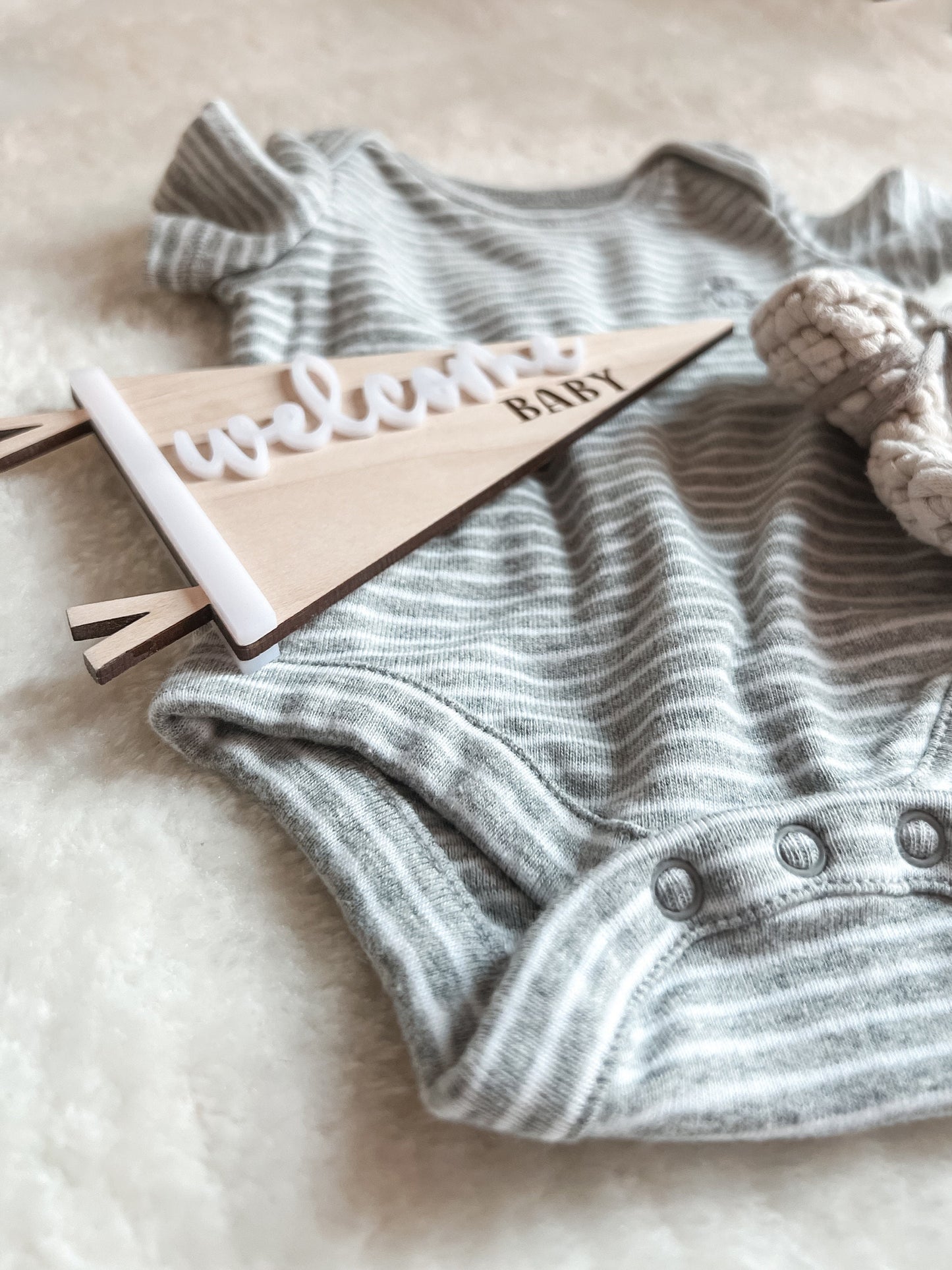 Wooden Birth Stats Announcement Sign - Pennant Flag Name Sign - Hospital welcome baby - Newborn Photo Prop